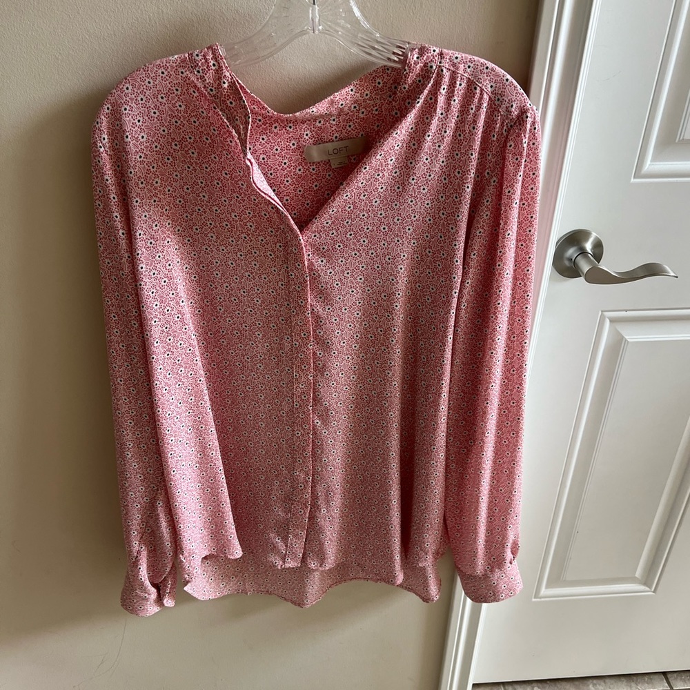 LOFT VNECK FLORAL BLOUSE L